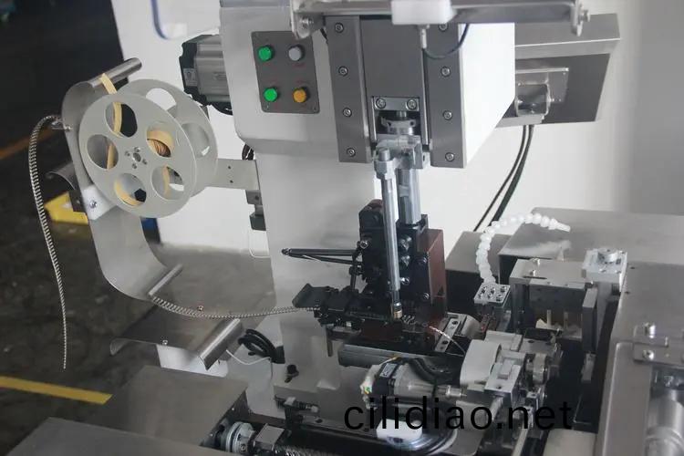 永堃(kun)XYK精(jing)準(zhun)電動繙(fan)轉(zhuan)平(ping)檯(tai)減(jian)速機(ji)RPA280-10K-ST在(zai)南(nan)寧耑(duan)子(zi)機(ji)業(ye)界(jie)的(de)運(yun)用體(ti)會													